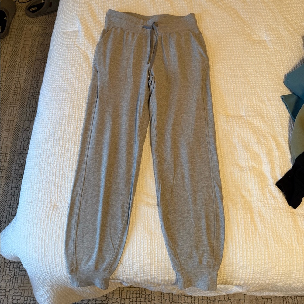 Never worn lululemon joggers